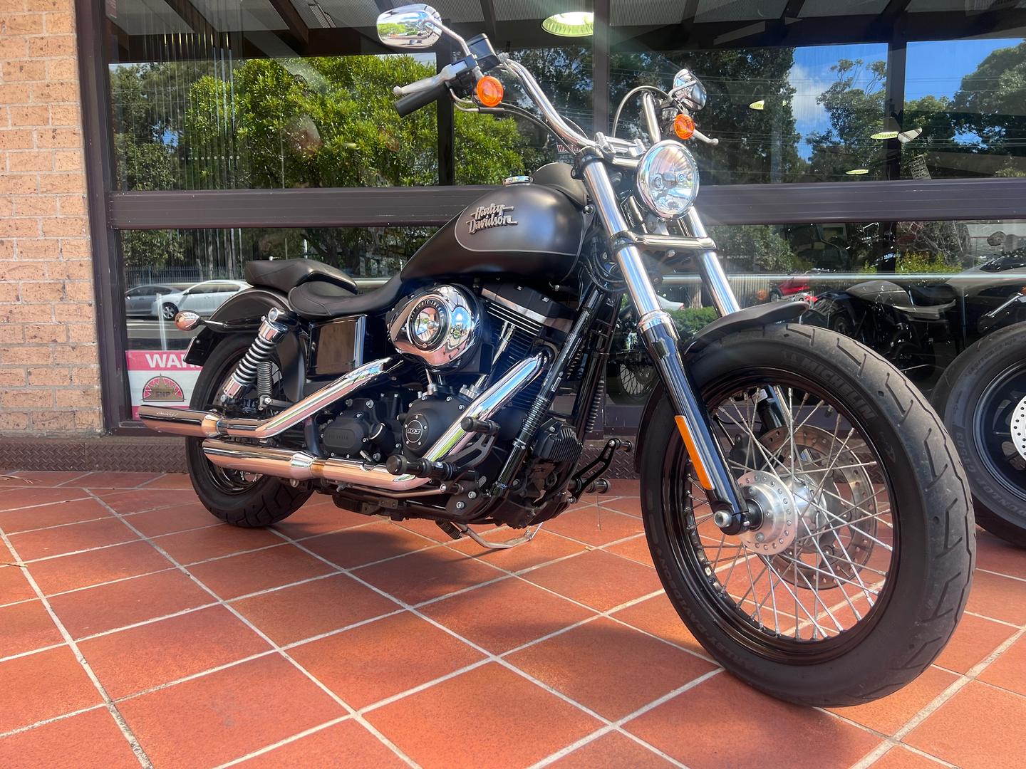 2017 HARLEY-DAVIDSON DYNA STREET BOB 103 (FXDB 103) CRUISER
