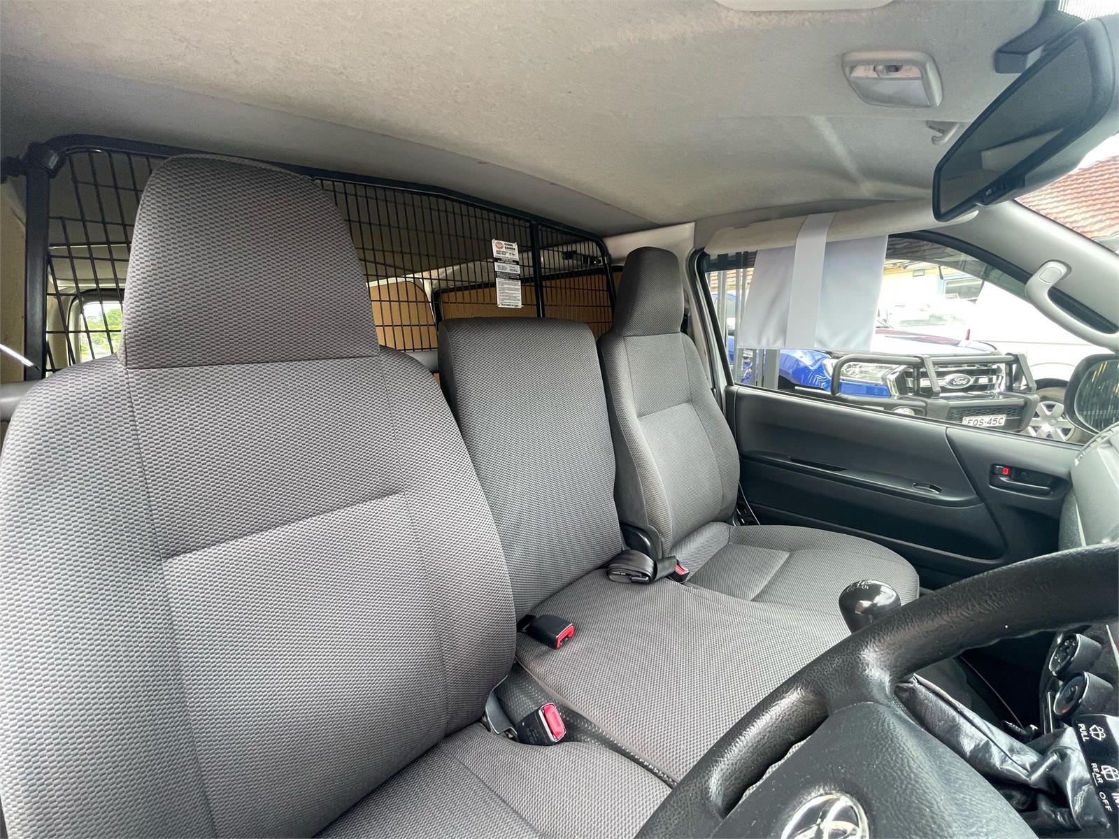 2013 TOYOTA HIACE TRH201R MY12 UPGRADE LWB 5 SP MANUAL 4D VAN