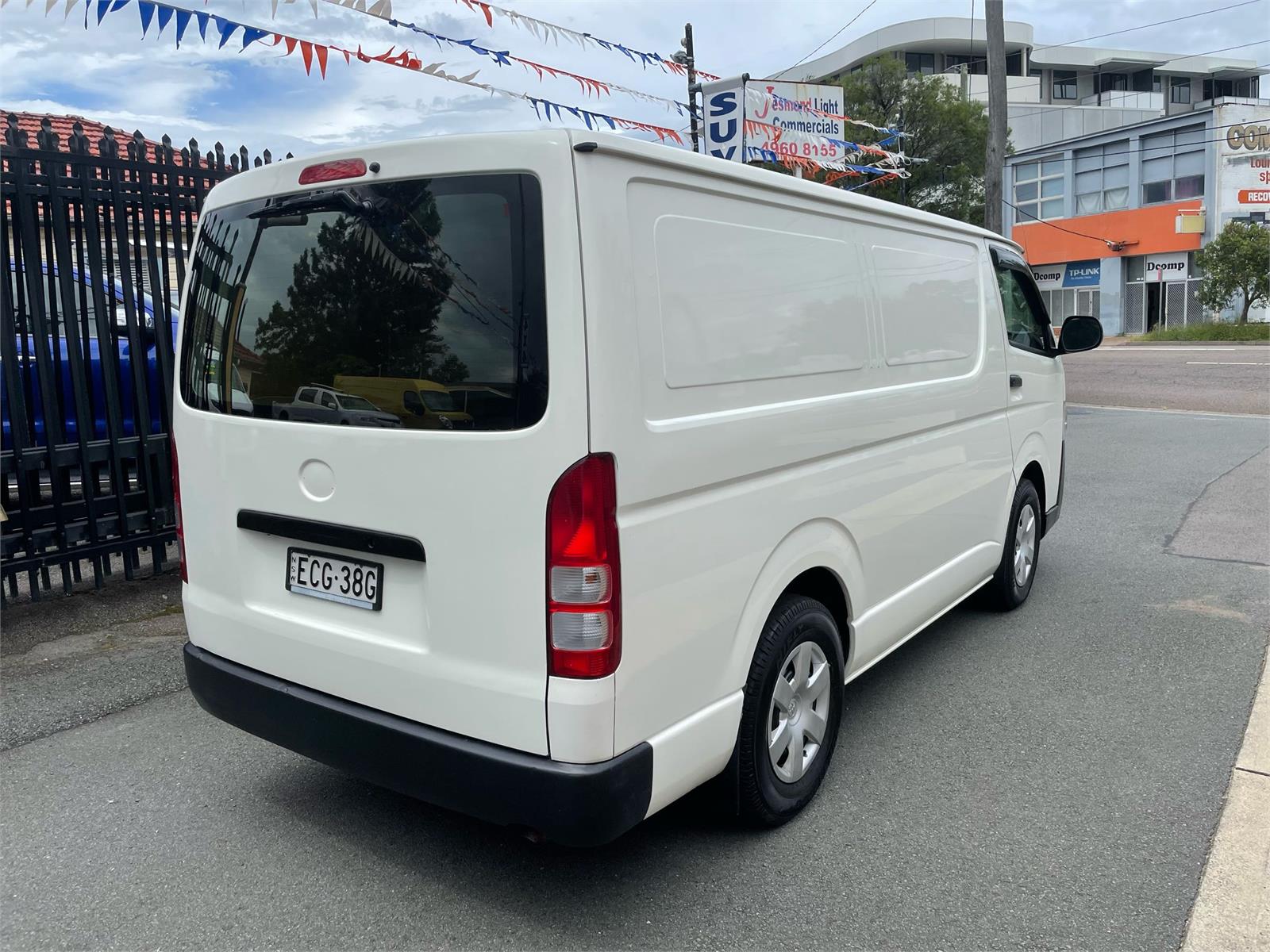 2013 TOYOTA HIACE TRH201R MY12 UPGRADE LWB 5 SP MANUAL 4D VAN