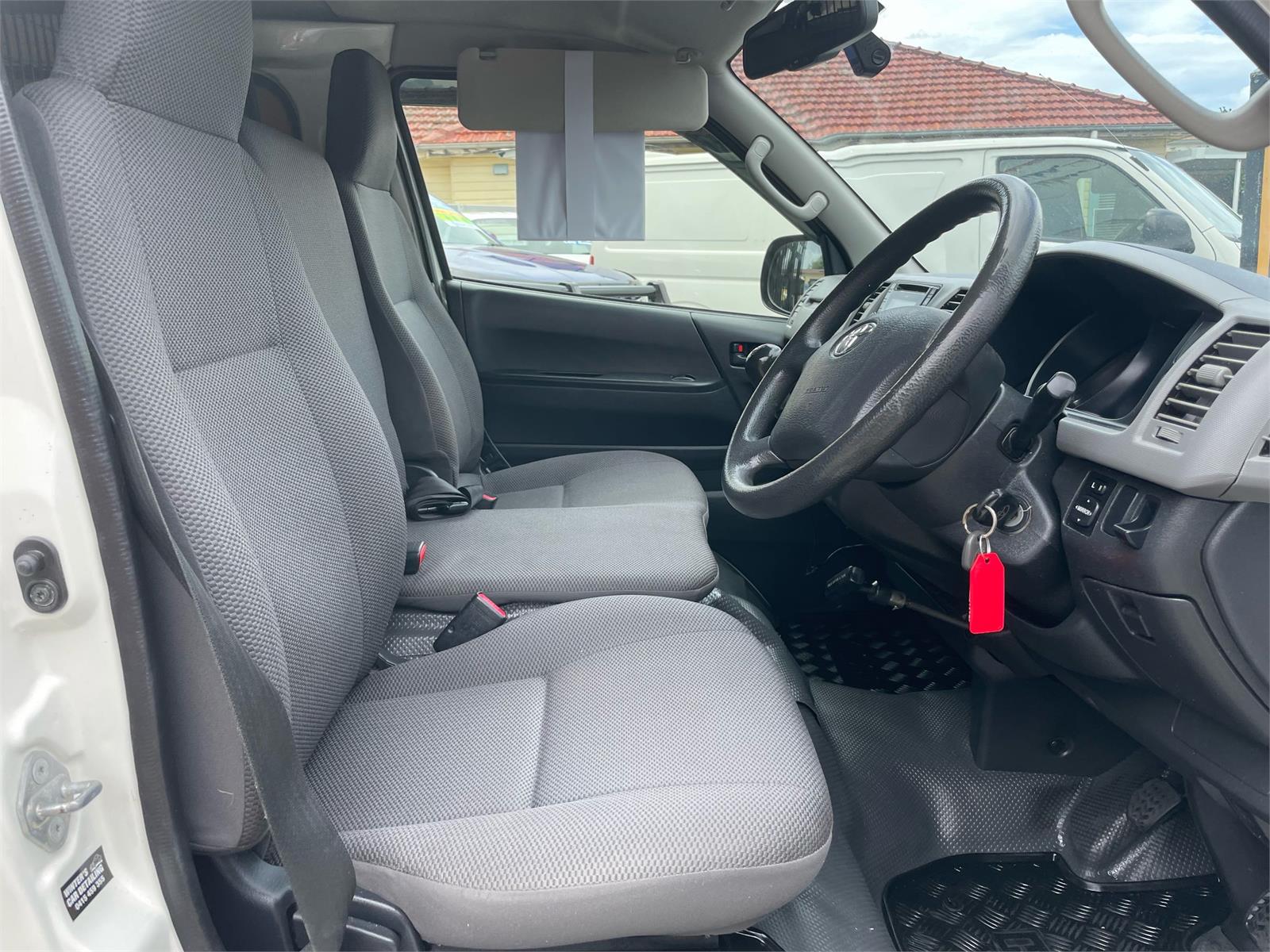 2013 TOYOTA HIACE TRH201R MY12 UPGRADE LWB 5 SP MANUAL 4D VAN