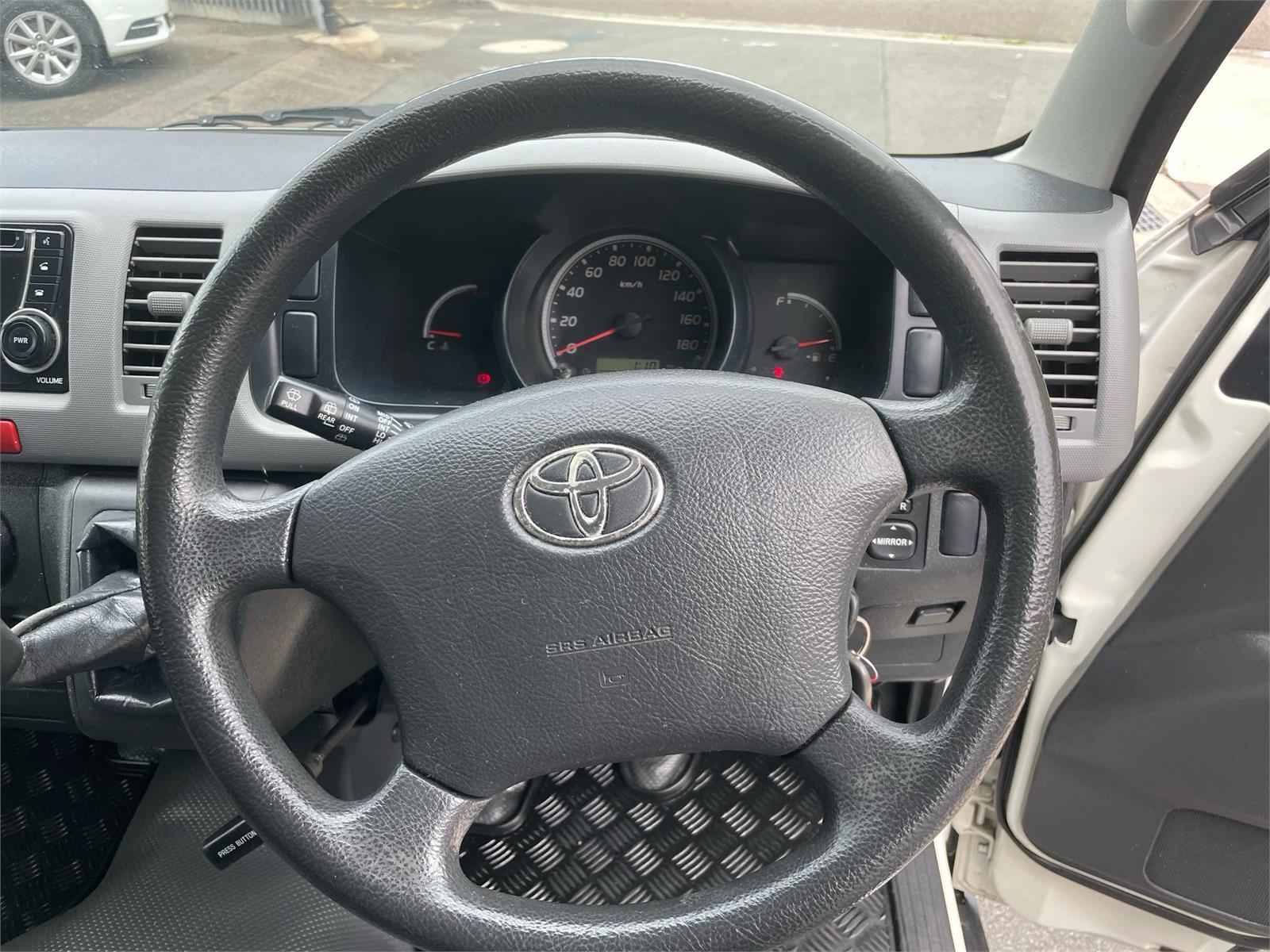 2013 TOYOTA HIACE TRH201R MY12 UPGRADE LWB 5 SP MANUAL 4D VAN