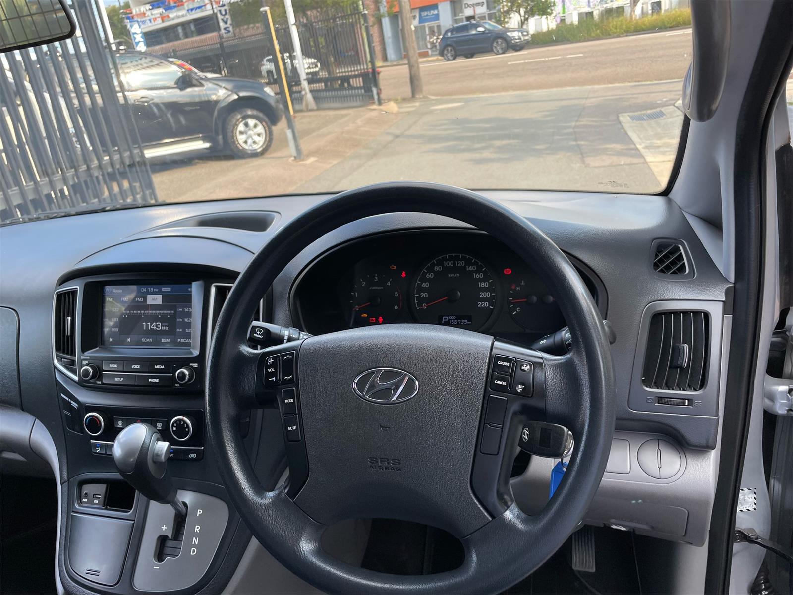 2017 HYUNDAI ILOAD TQ SERIES II (TQ3) MY1 3S LIFTBACK 5 SP AUTOMATIC 4D VAN