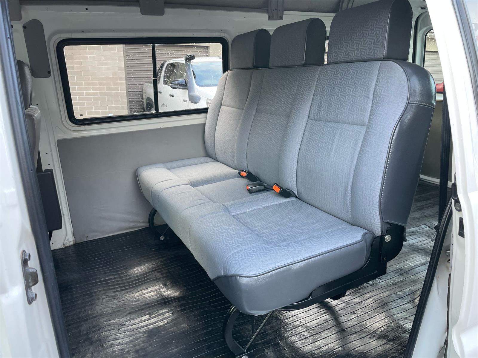 2004 MITSUBISHI EXPRESS WA-MY04 4 SP AUTOMATIC WALK-THRU VAN