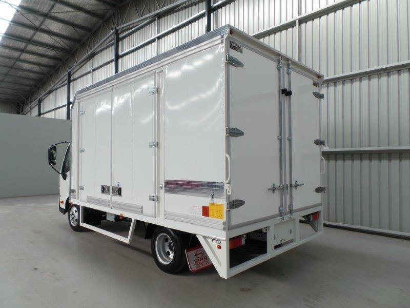 2015 HINO 616 - 300 SERIES