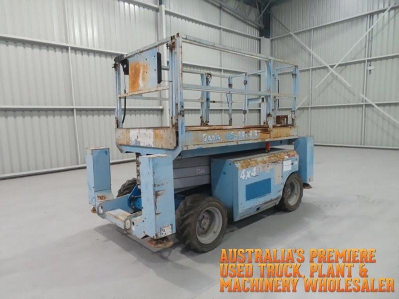 2005 GENIE GS2668RT SCISSOR LIFT
