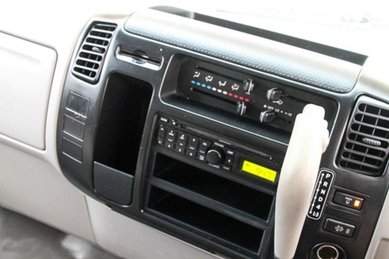 2011 HINO 300 SERIES 616 4X2 AUTO