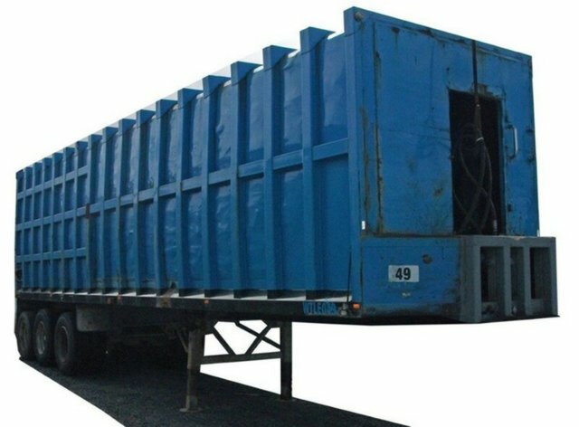 1951 WHITE TRI AXLE COMPACTOR