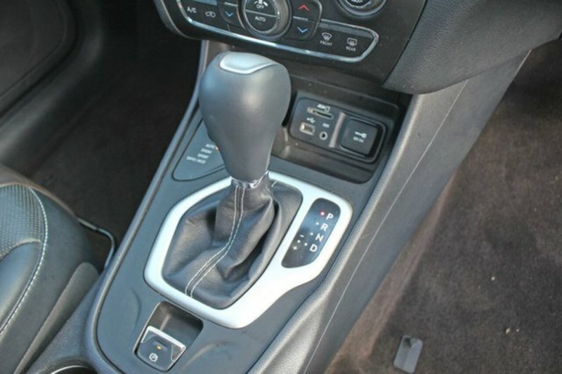 2015 JEEP CHEROKEE LIMITED (4x4) KL MY16