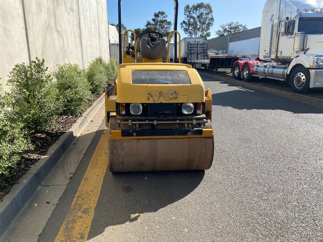 2007 CATERPILLAR CB-224C COMPACTOR