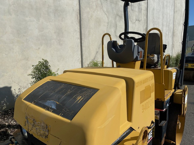 2007 CATERPILLAR CB-224C COMPACTOR
