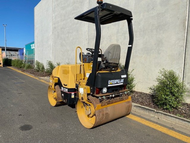 2007 CATERPILLAR CB-224C COMPACTOR