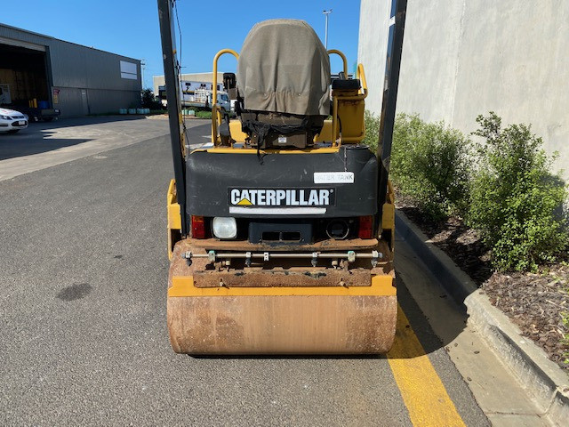 2007 CATERPILLAR CB-224C COMPACTOR