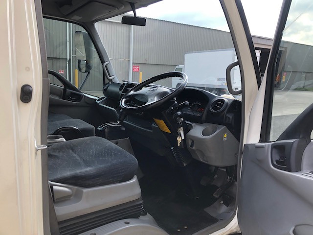 2013 HINO 616 - 300 SERIES TRUCK CAB CHASSIS