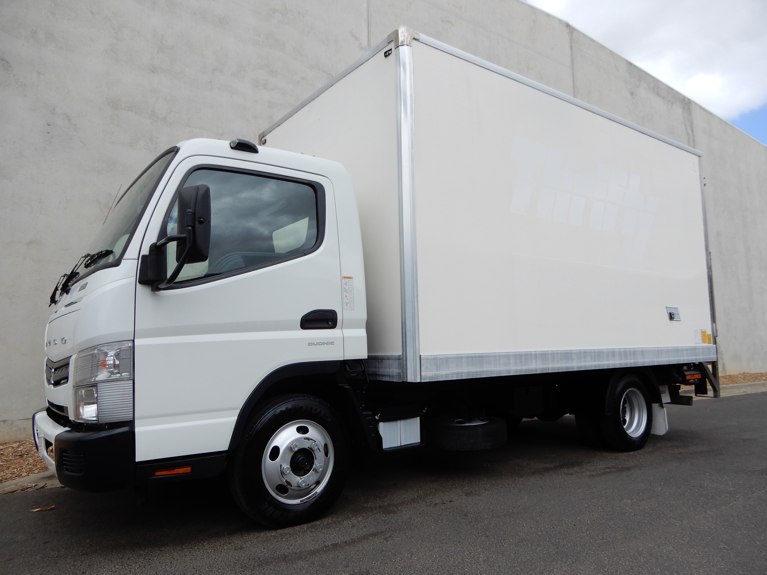 2015 FUSO CANTER 515 WIDE TRUCK PANTECH