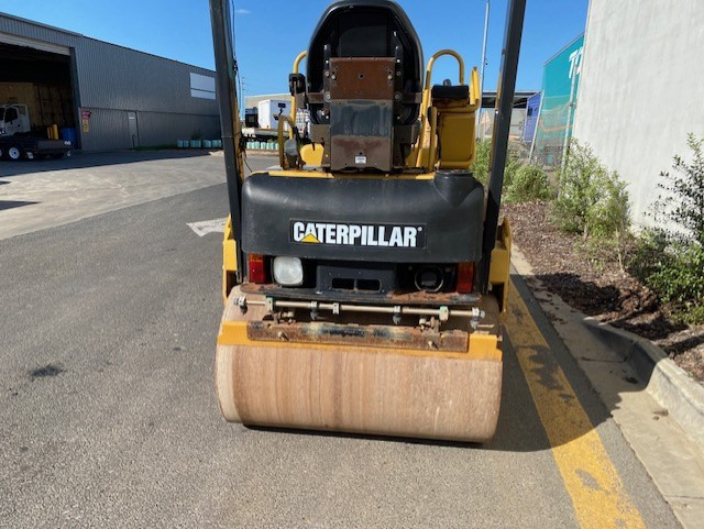 2007 CATERPILLAR CB-224C COMPACTOR
