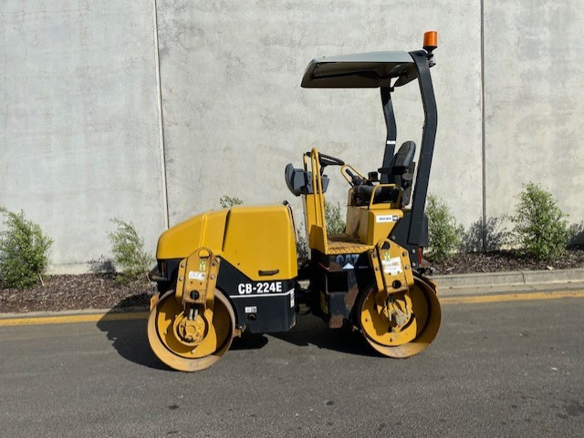 2007 CATERPILLAR CB-224C COMPACTOR