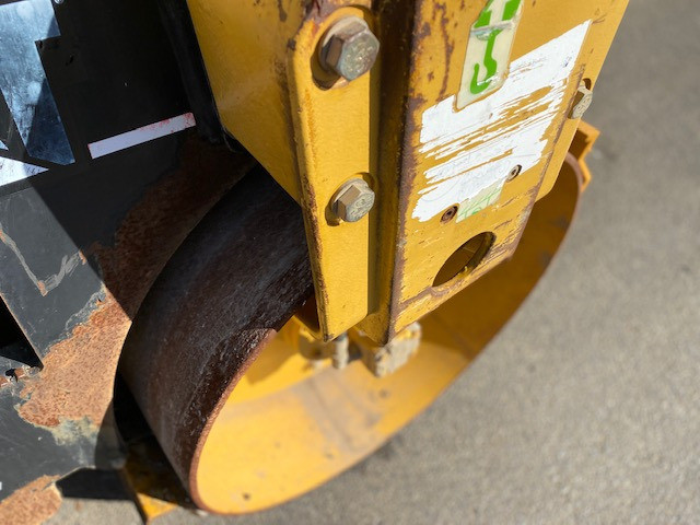 2007 CATERPILLAR CB-224C COMPACTOR