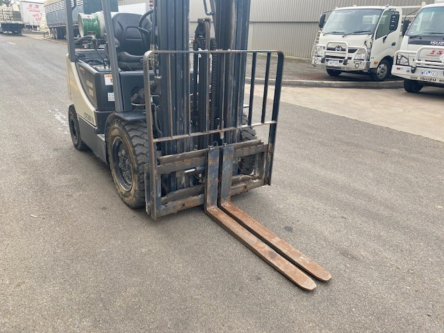 2010 CROWN CG25 FORKLIFT LPG / PETROL
