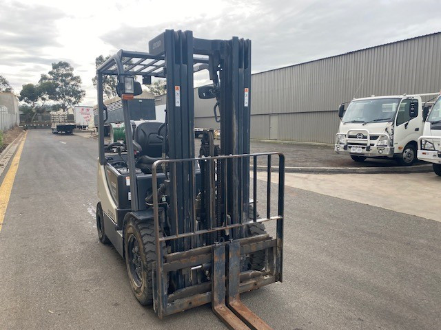 2010 CROWN CG25 FORKLIFT LPG / PETROL