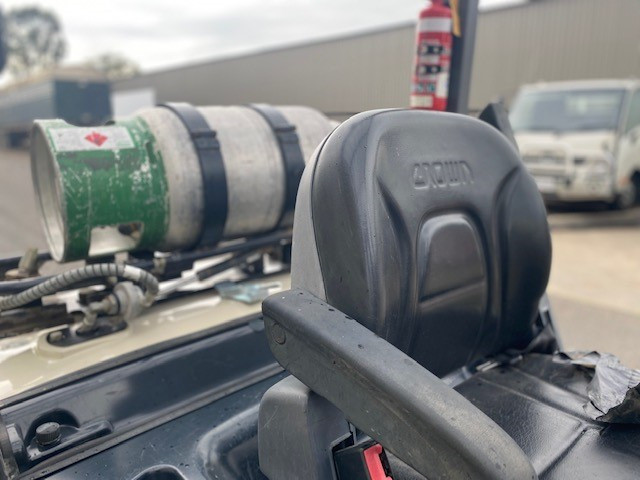 2010 CROWN CG25 FORKLIFT LPG / PETROL