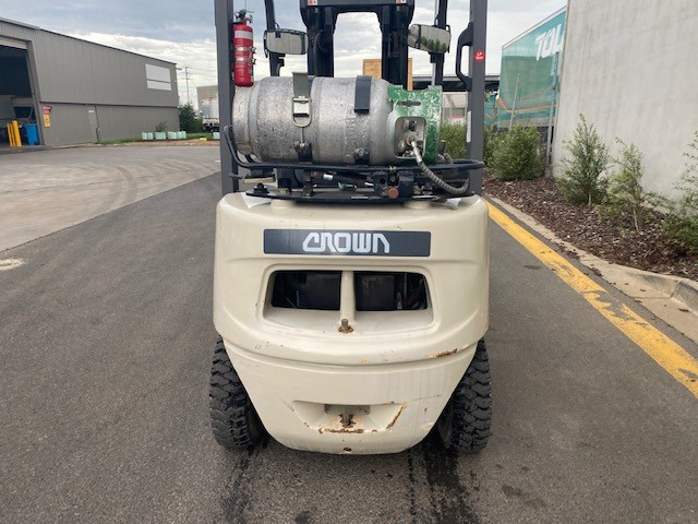 2010 CROWN CG25 FORKLIFT LPG / PETROL