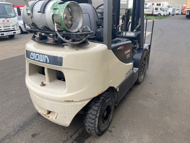 2010 CROWN CG25 FORKLIFT LPG / PETROL