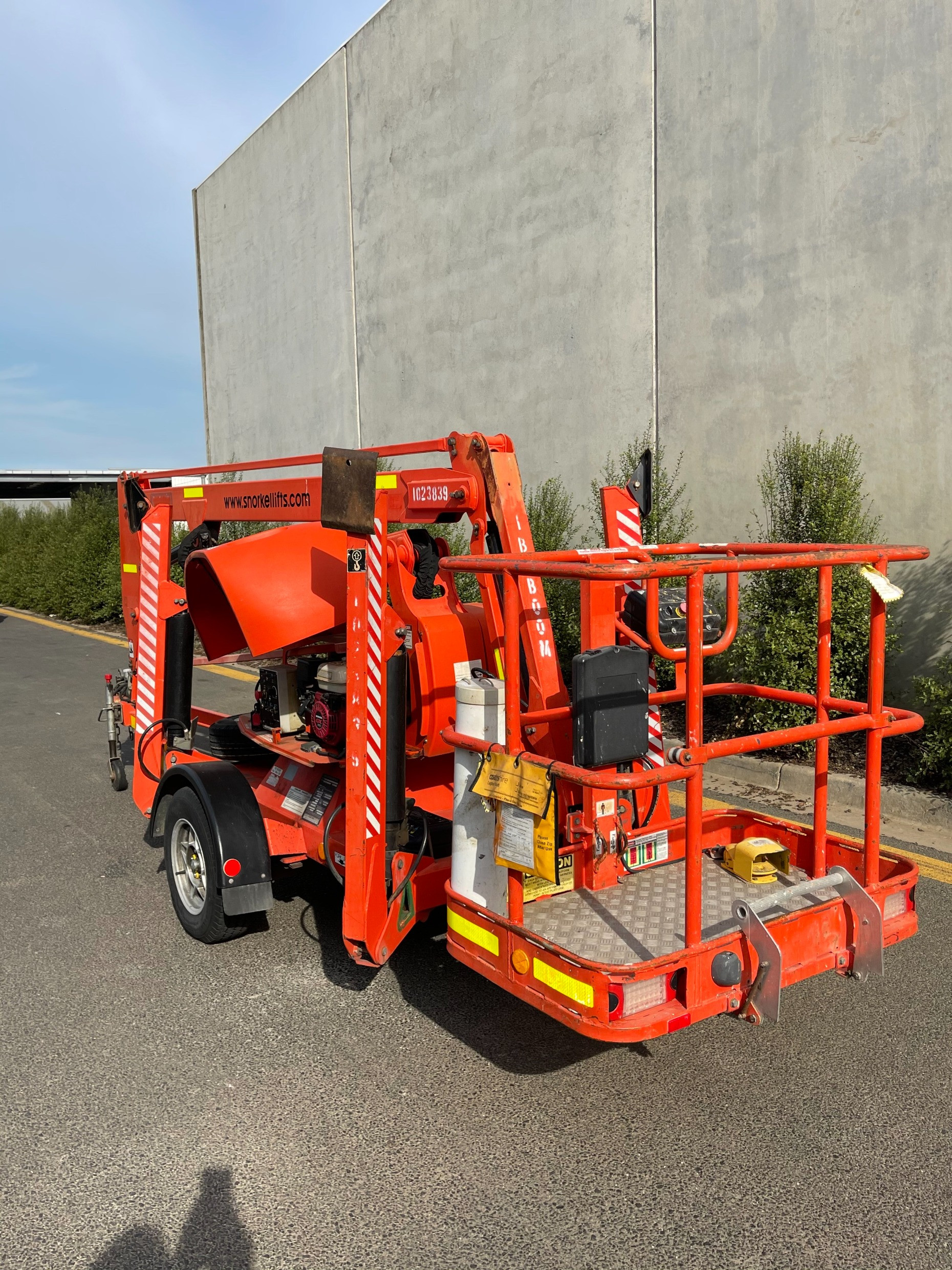 2010 SNORKEL MHP1335 TRAILER MOUNTED BOOM LIFT