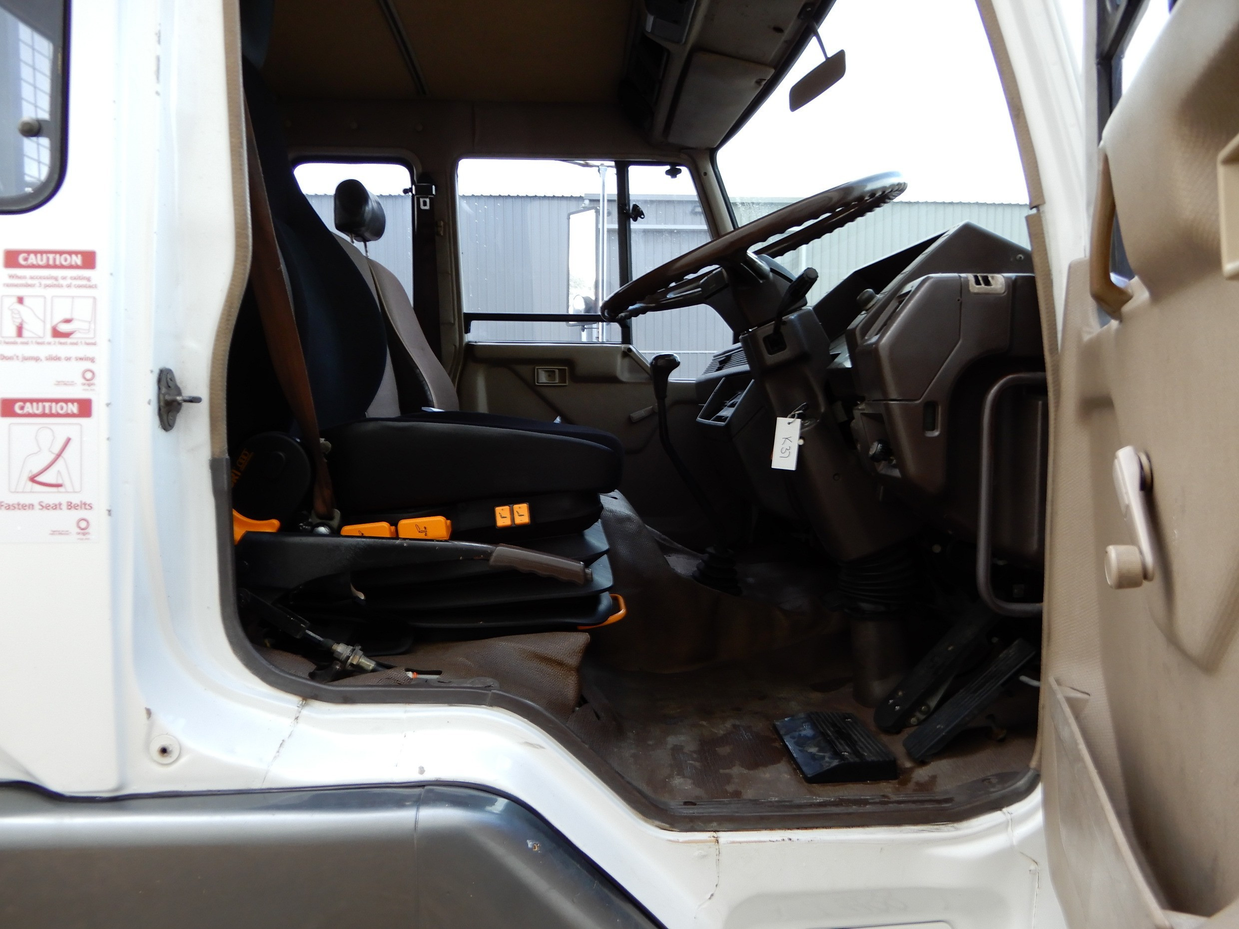 1987 MITSUBISHI FK415 TRUCK MANUAL CAB CHASSIS