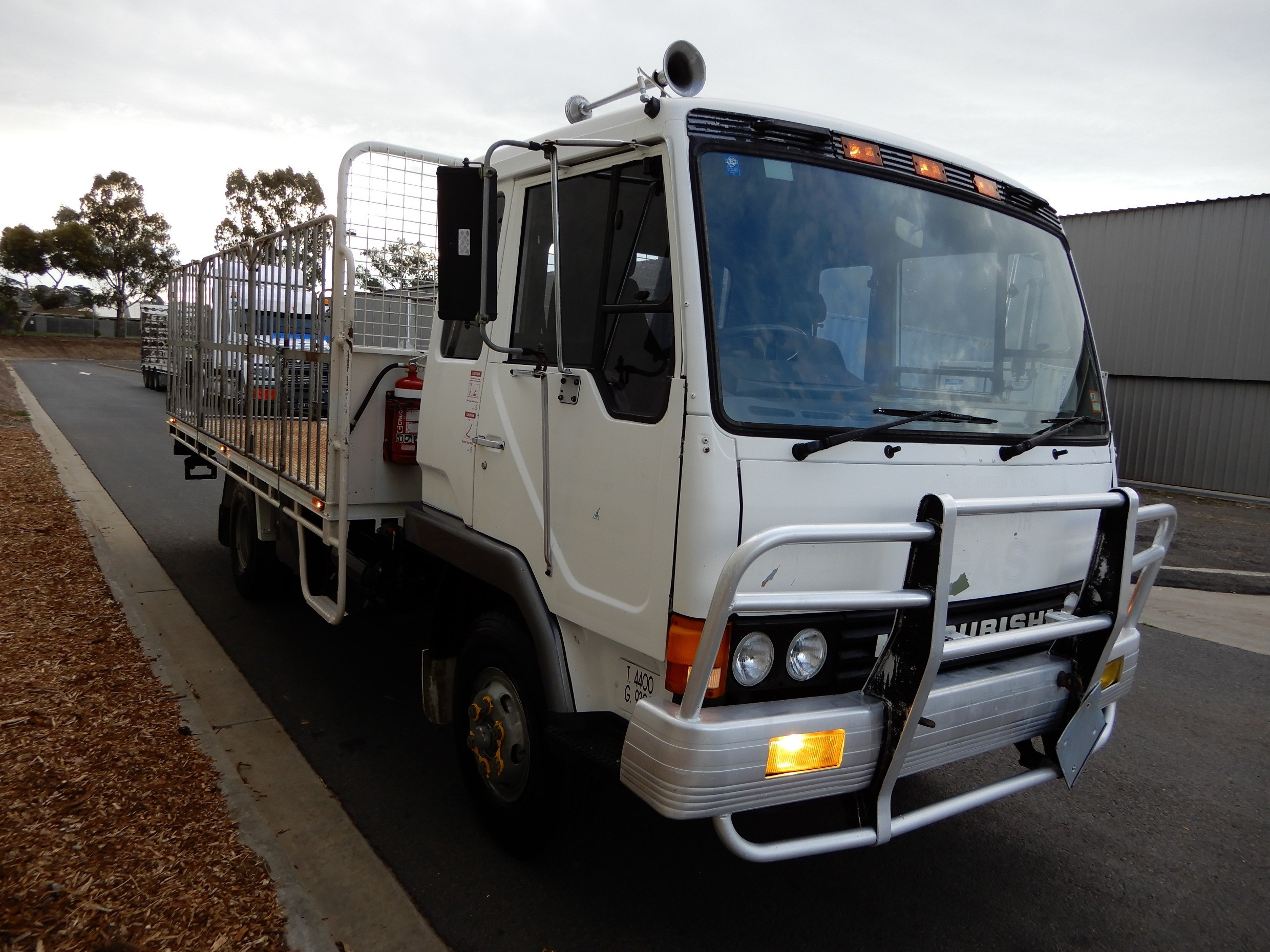 1987 MITSUBISHI FK415 TRUCK MANUAL CAB CHASSIS