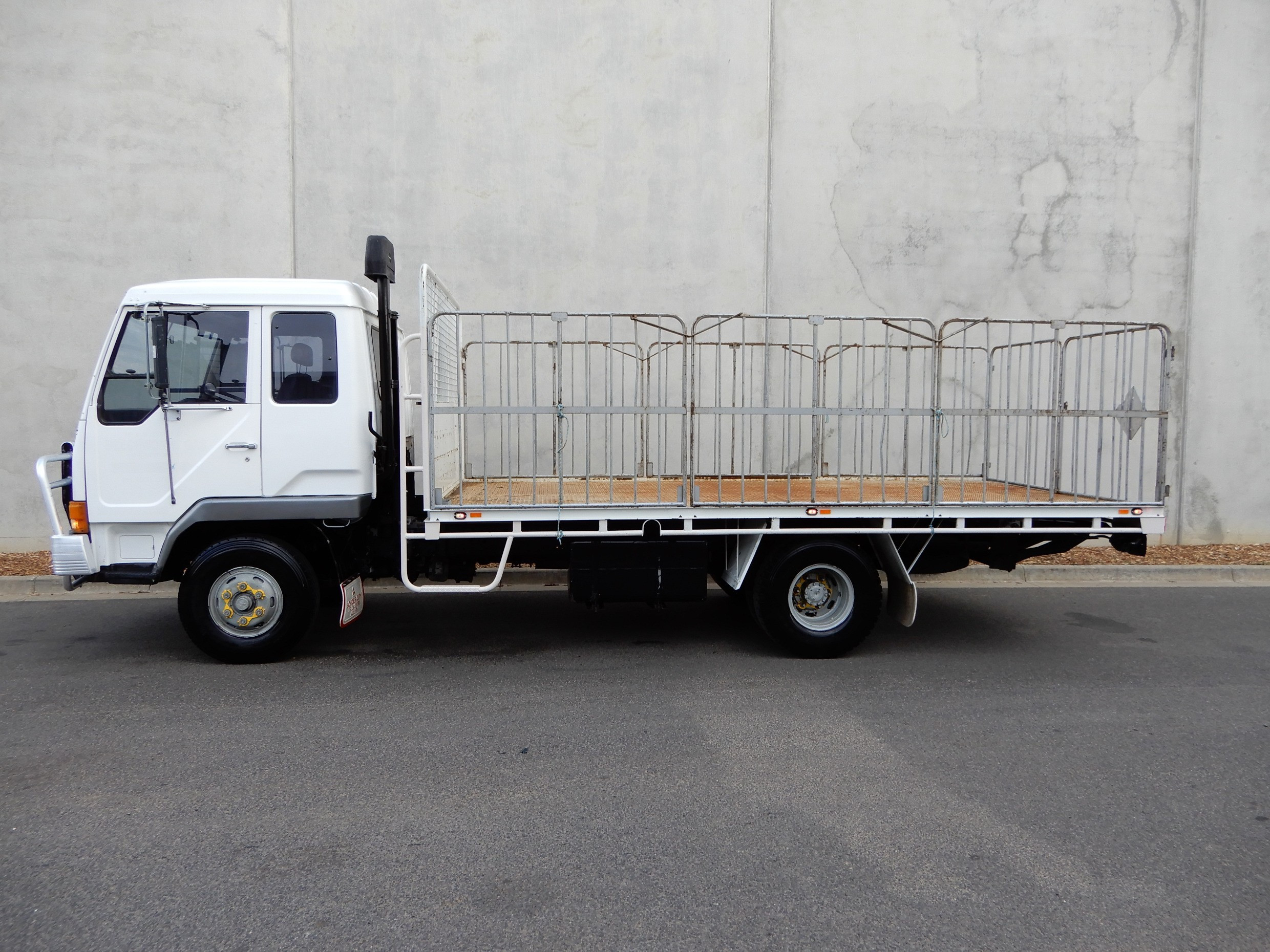 1987 MITSUBISHI FK415 TRUCK MANUAL CAB CHASSIS