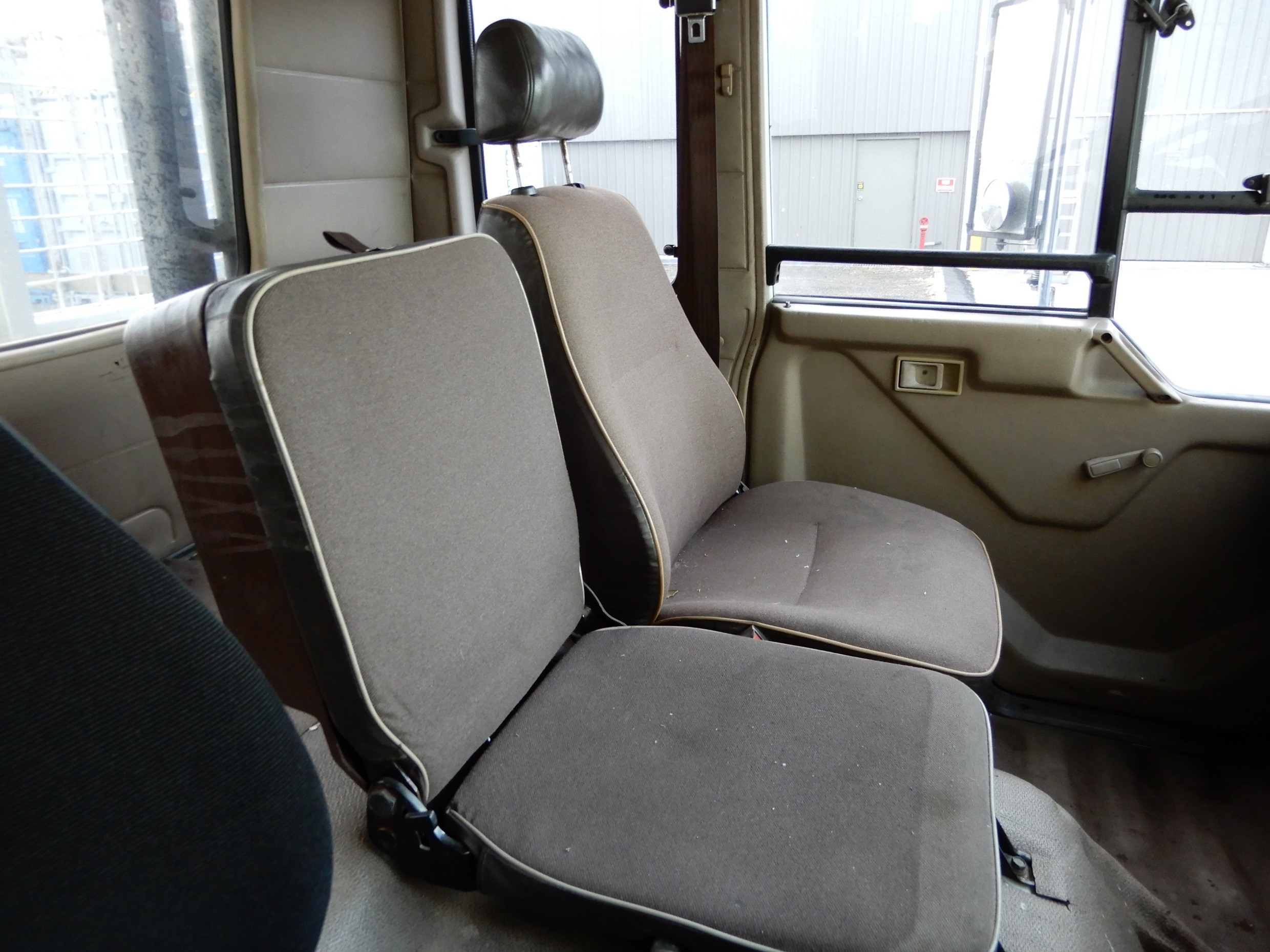 1987 MITSUBISHI FK415 TRUCK MANUAL CAB CHASSIS