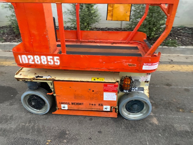 2010 JLG 1320ES VERTICAL MAST LIFT