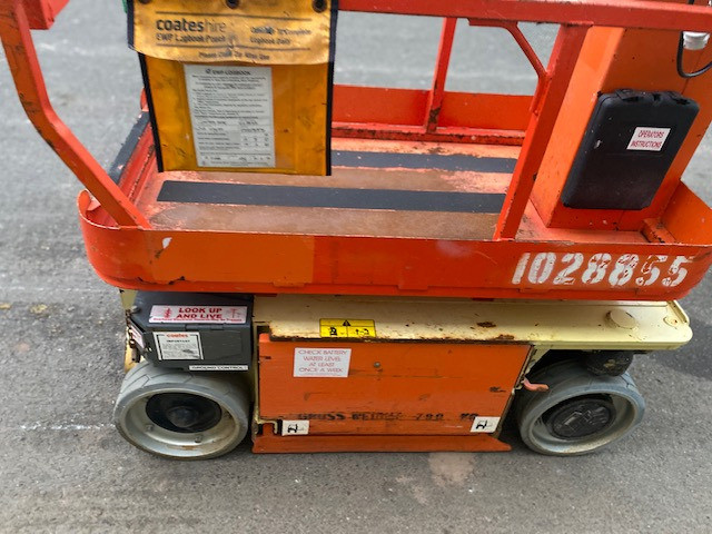 2010 JLG 1320ES VERTICAL MAST LIFT