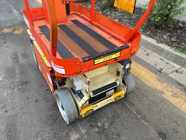 2010 JLG 1320ES VERTICAL MAST LIFT