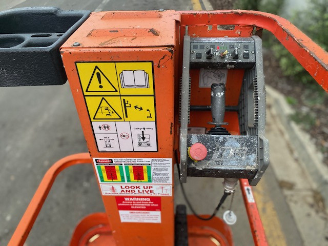 2010 JLG 1320ES VERTICAL MAST LIFT