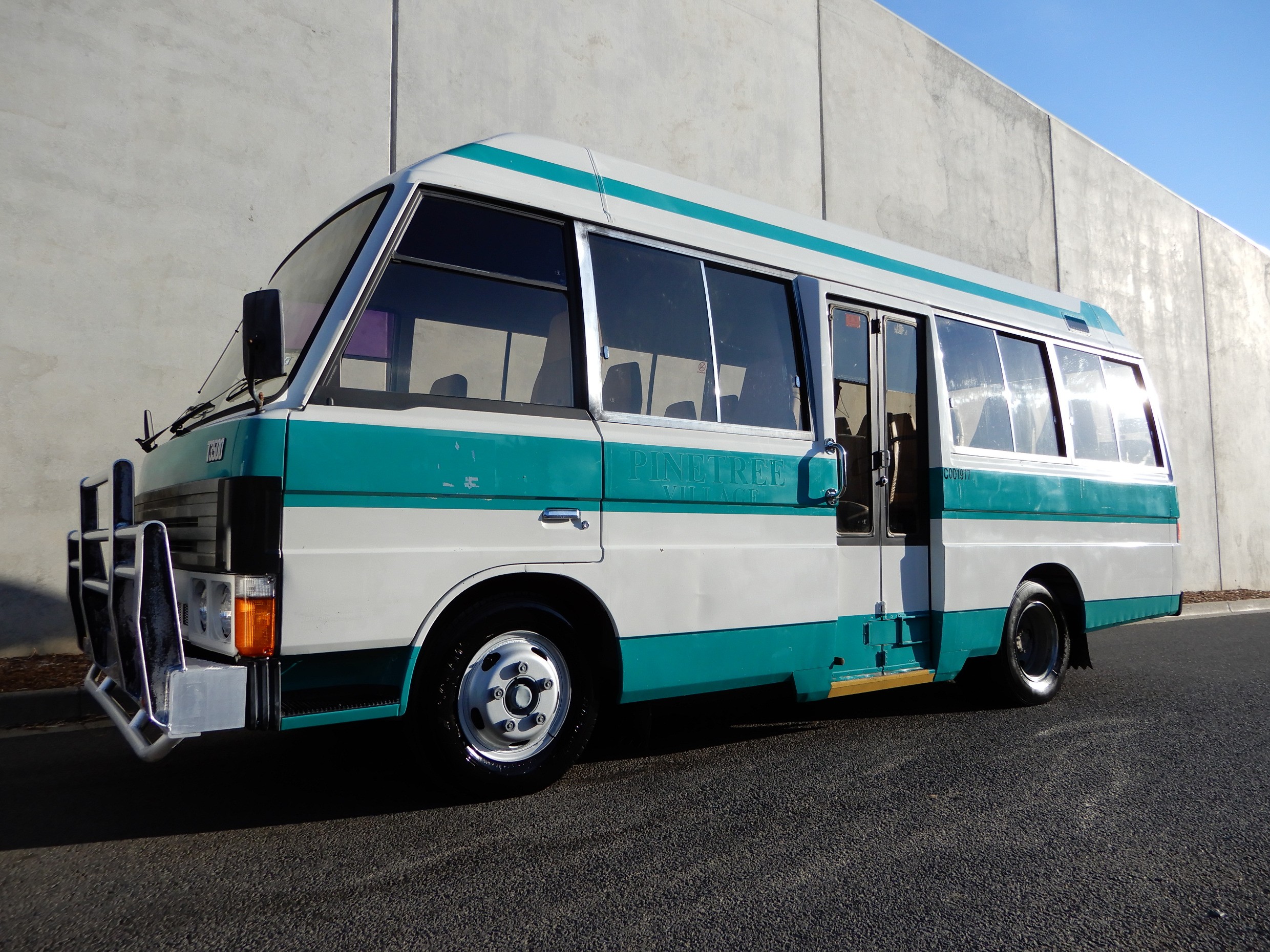 1989 MAZDA T3500 BUS MINI BUS