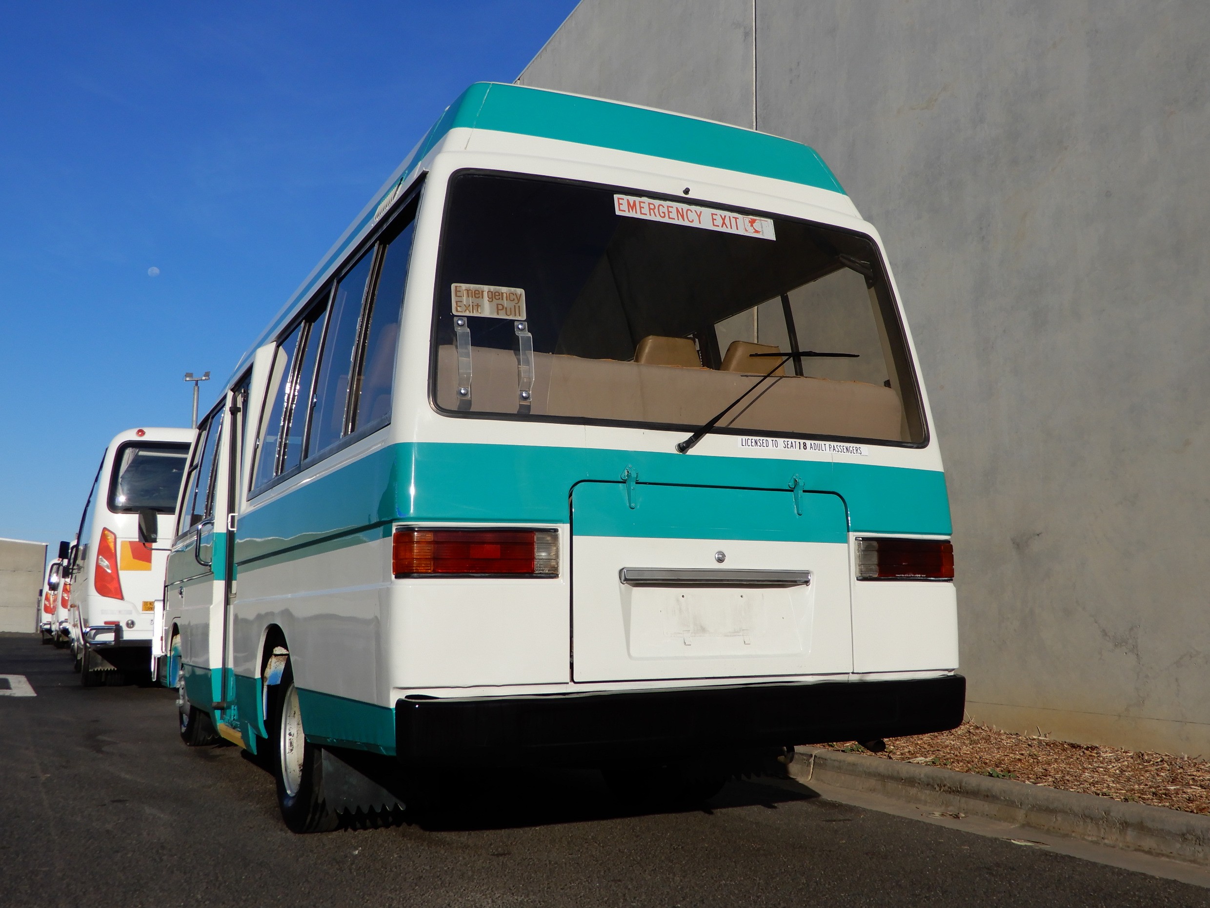 1989 MAZDA T3500 BUS MINI BUS