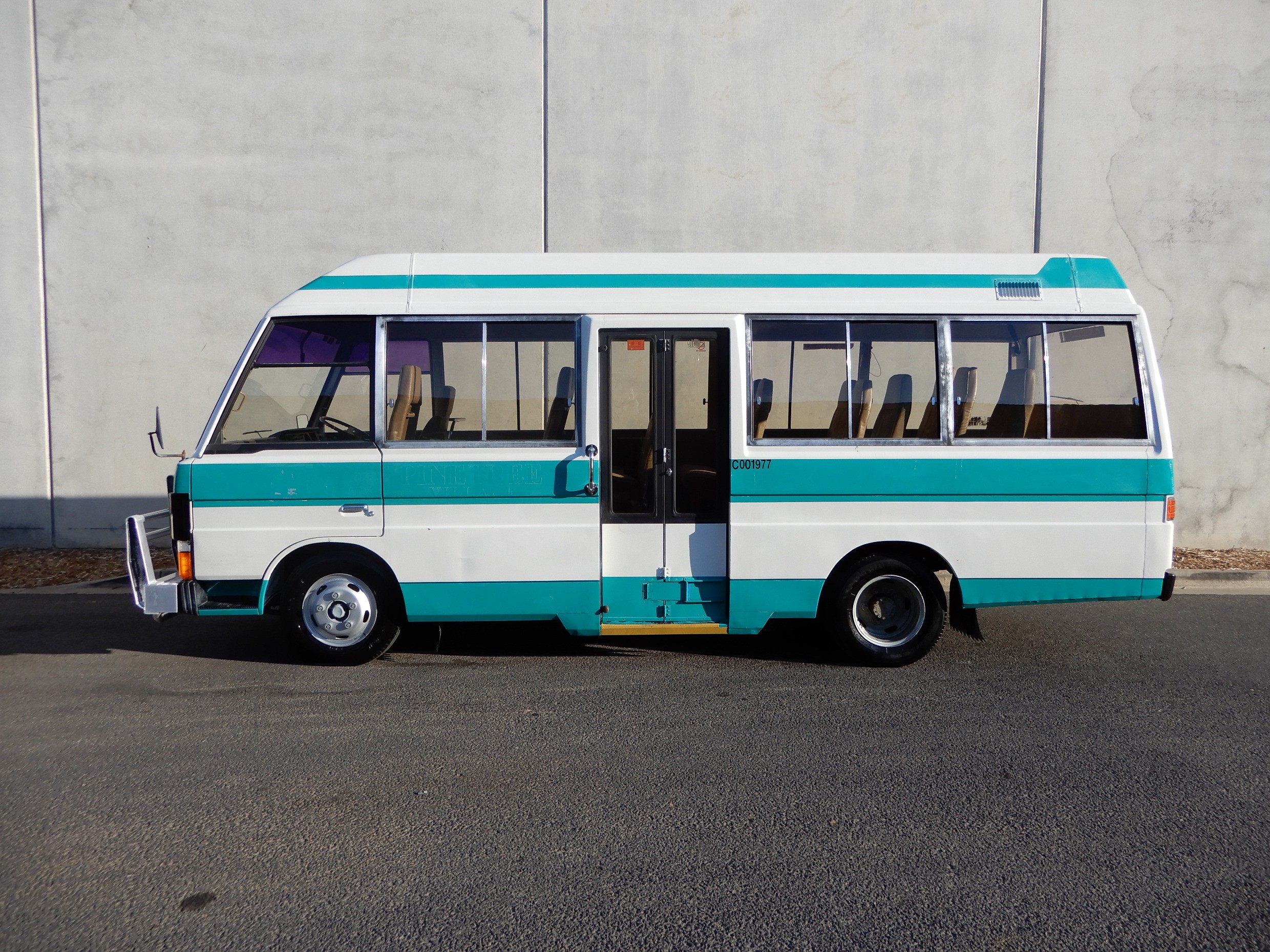 1989 MAZDA T3500 BUS MINI BUS