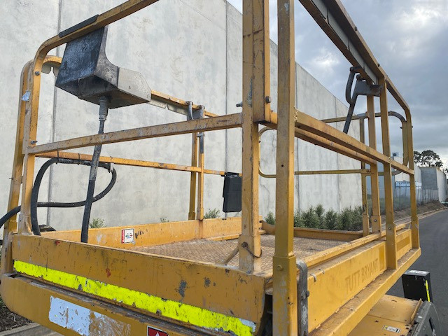 2008 HAULOTTE 12DX SCISSOR LIFT