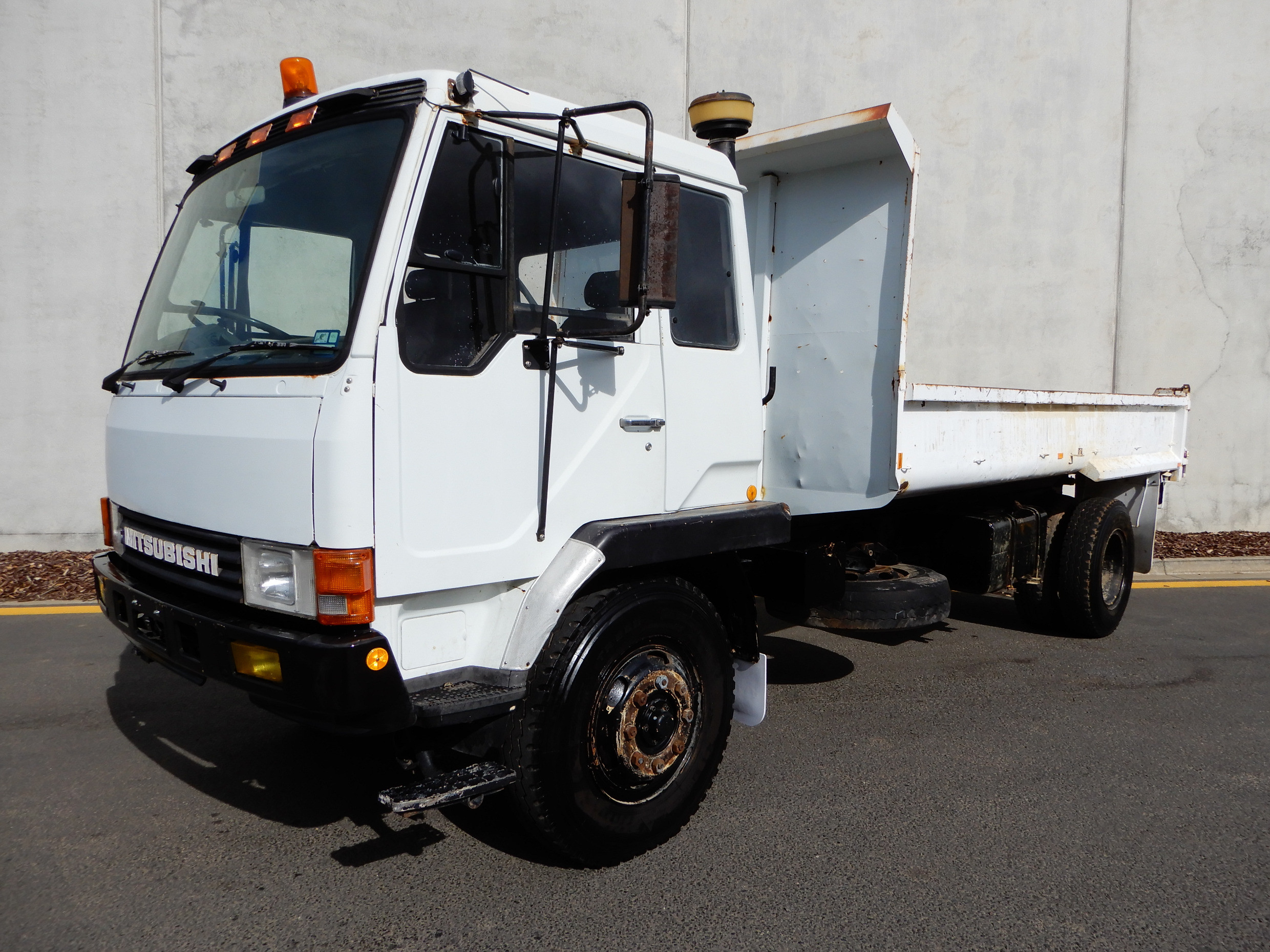 1990 MITSUBISHI FK MANUAL TIPPER
