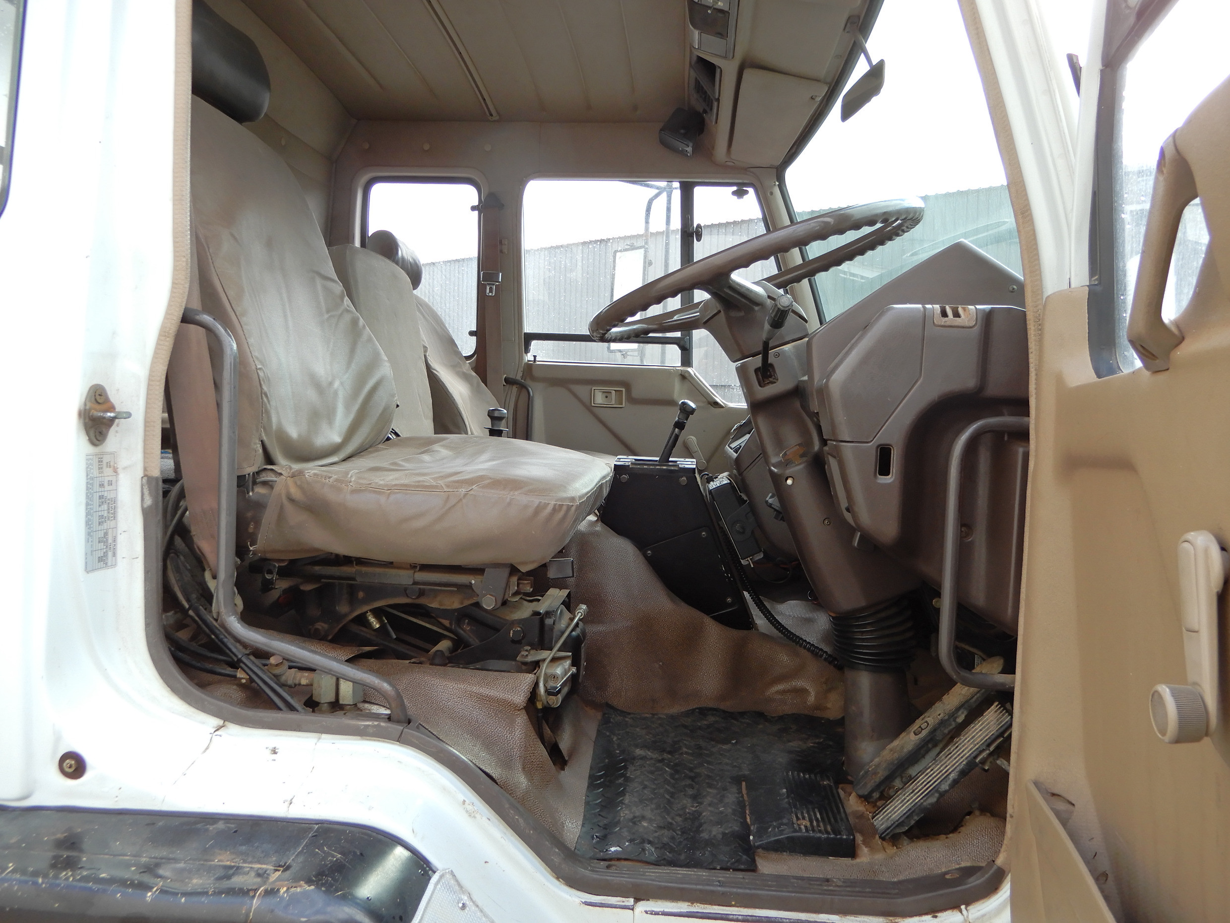 1990 MITSUBISHI FK MANUAL TIPPER