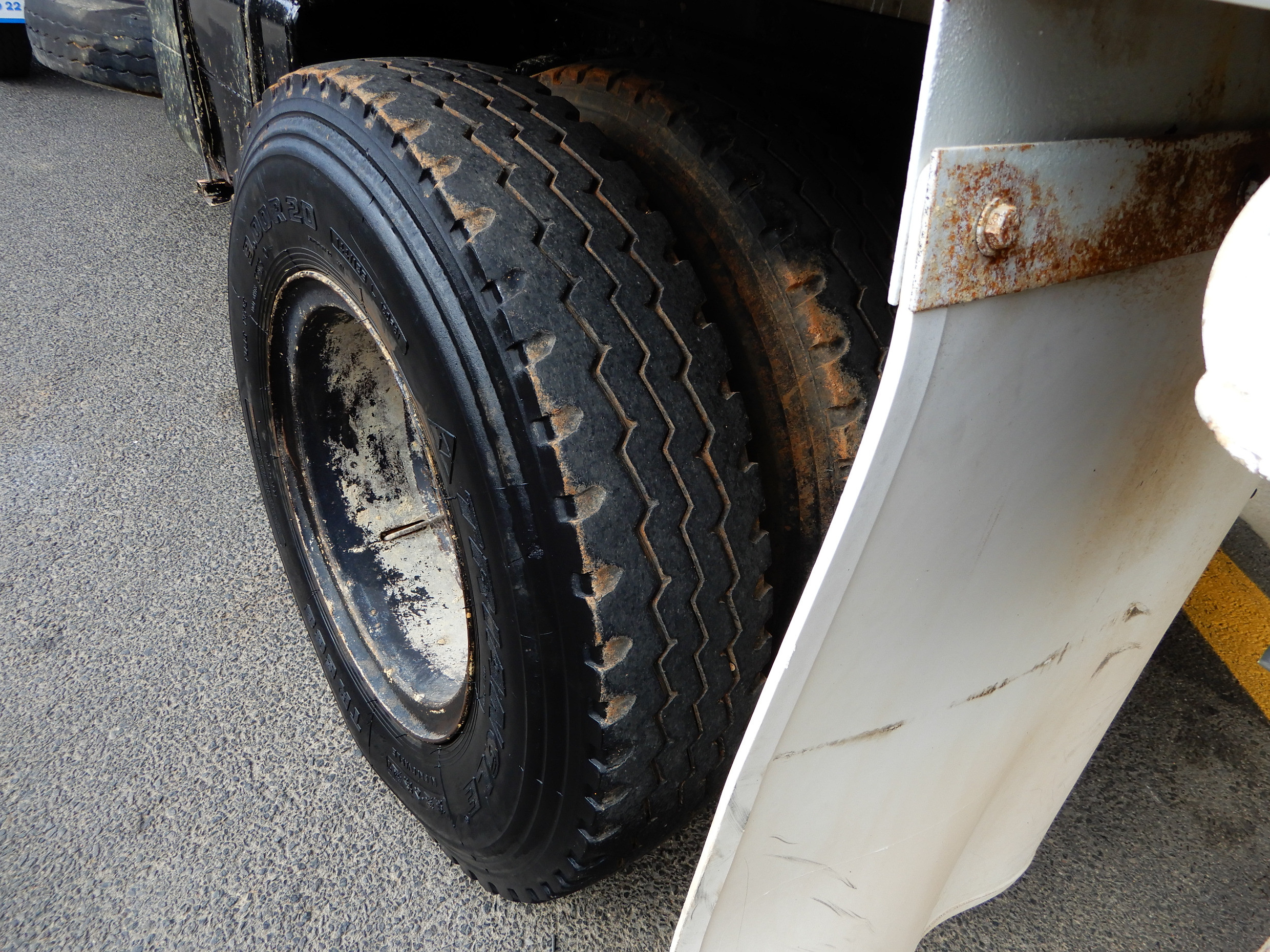 1990 MITSUBISHI FK MANUAL TIPPER