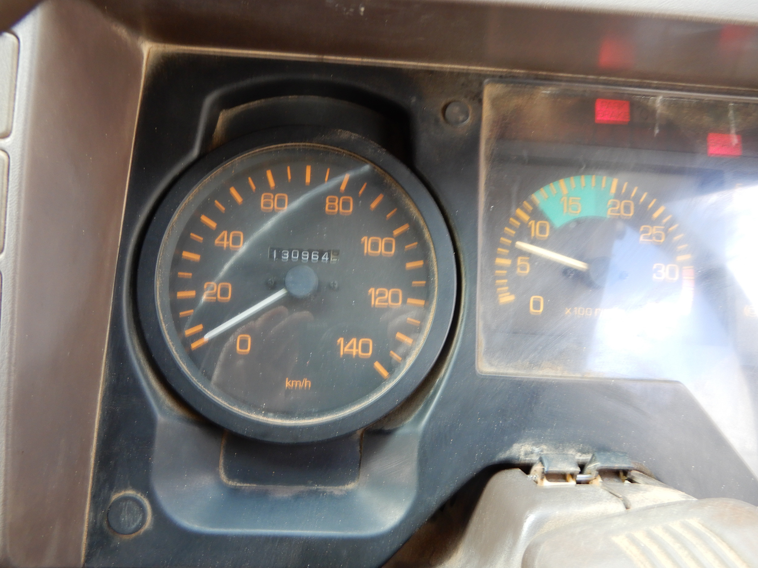 1990 MITSUBISHI FK MANUAL TIPPER