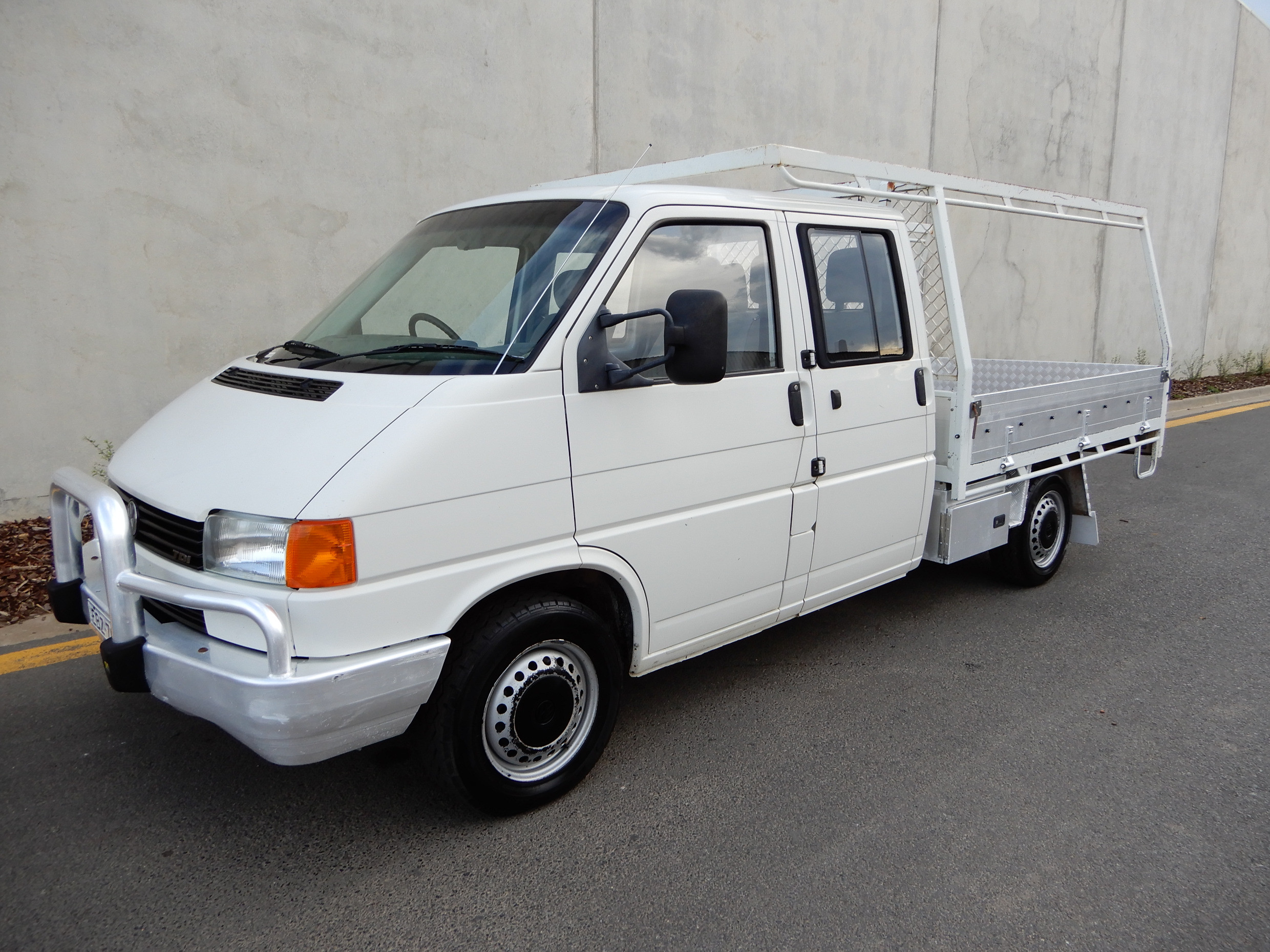 2001 VOLKSWAGEN TRANSPORTER MANUAL TRAY TRUCK