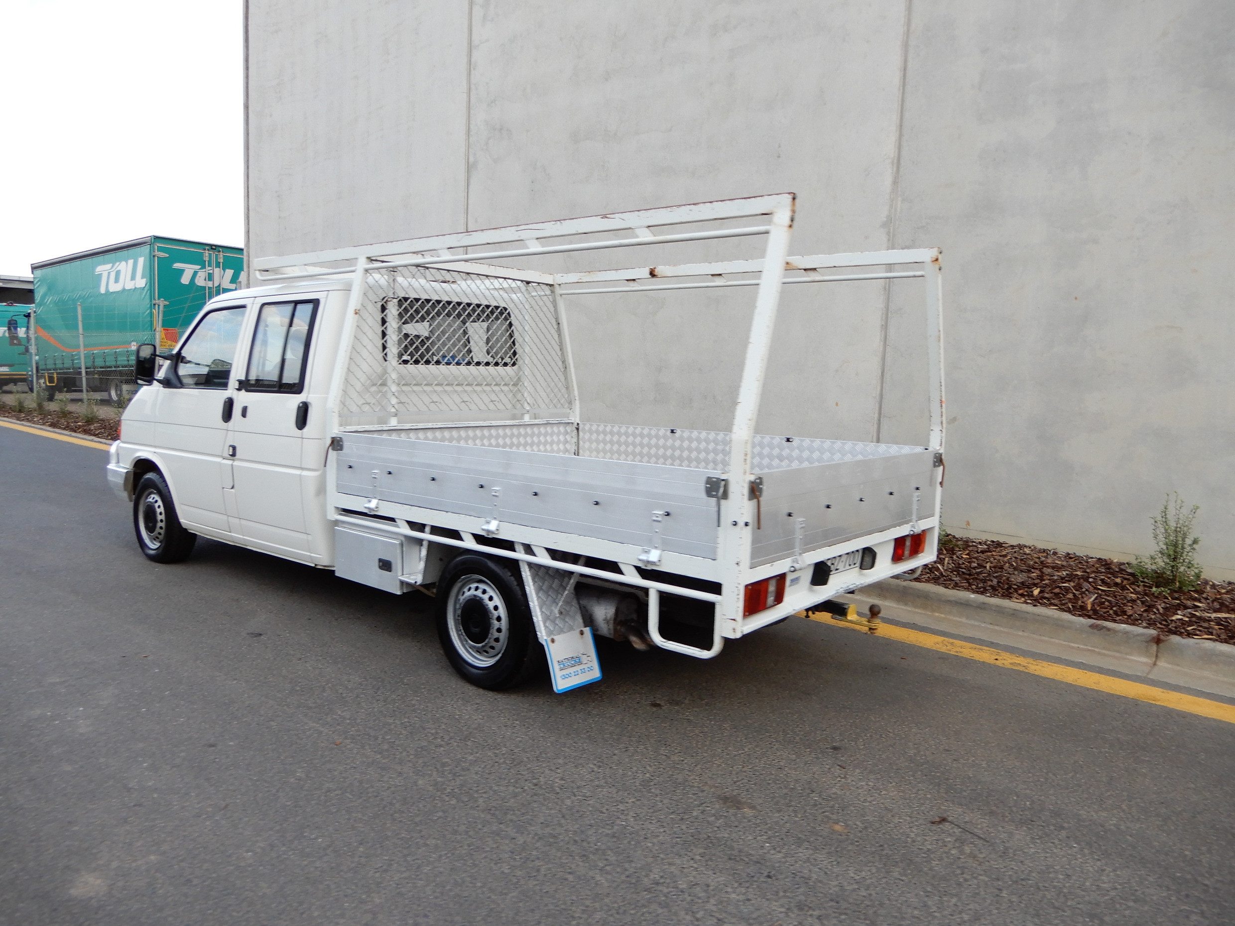 2001 VOLKSWAGEN TRANSPORTER MANUAL TRAY TRUCK