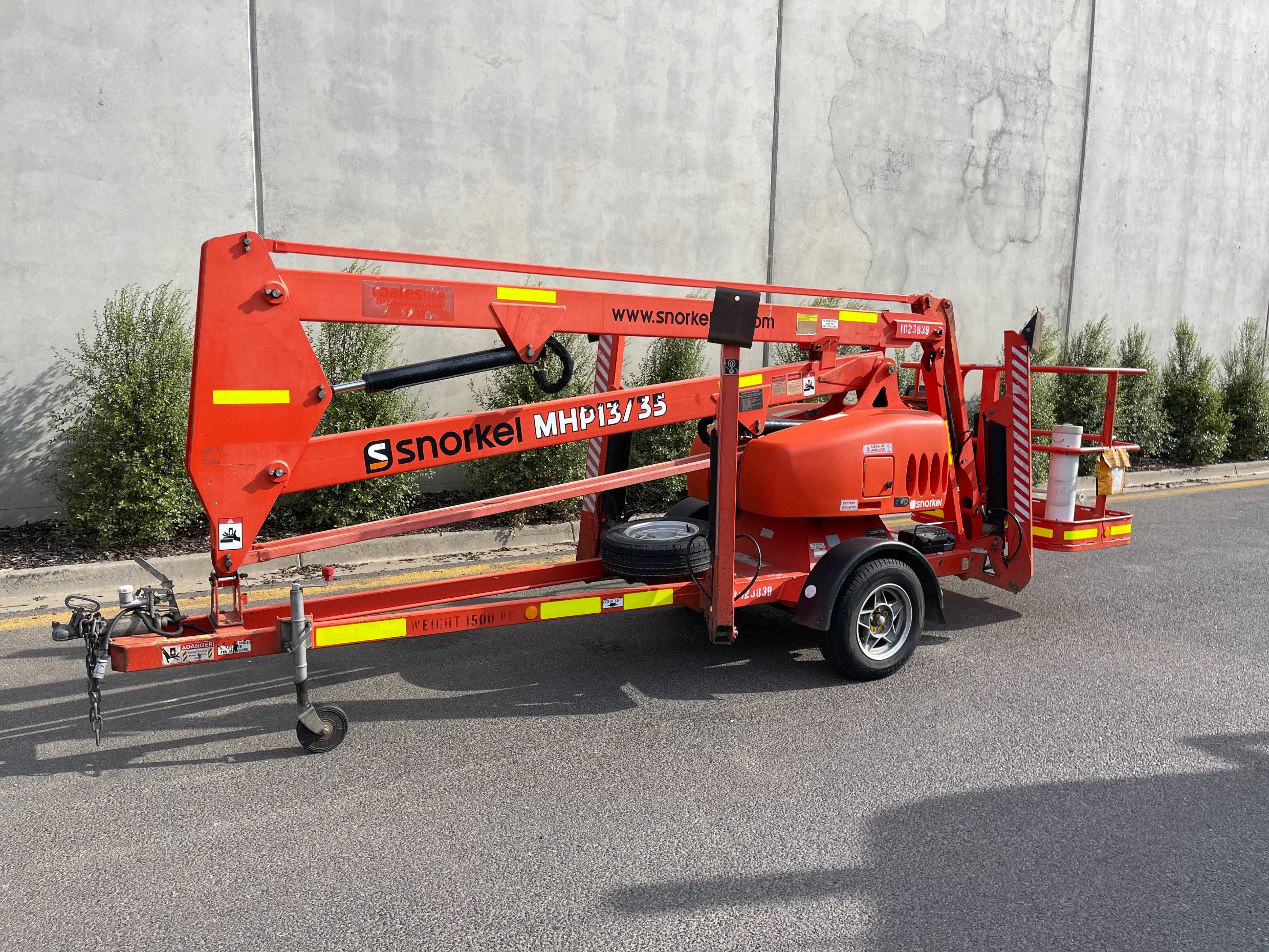 2010 SNORKEL MHP135 13/35 TRAILER MOUNTED BOOM LIFT