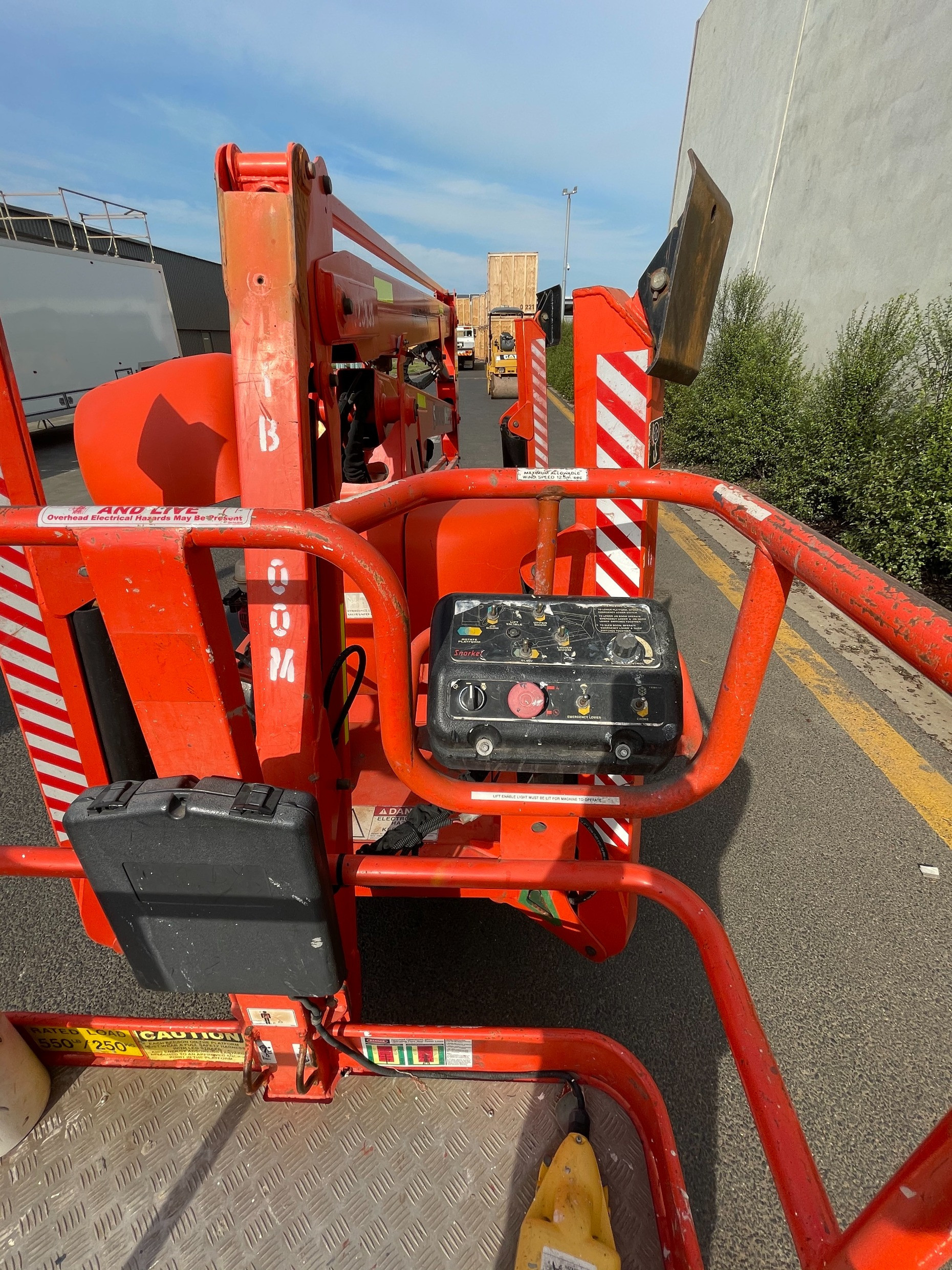2010 SNORKEL MHP135 13/35 TRAILER MOUNTED BOOM LIFT