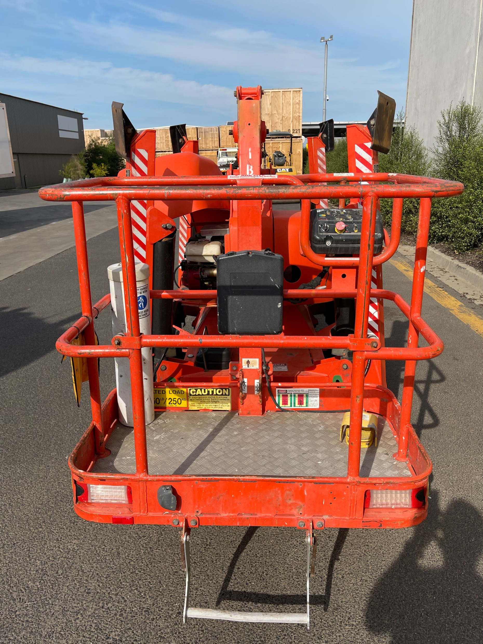 2010 SNORKEL MHP135 13/35 TRAILER MOUNTED BOOM LIFT
