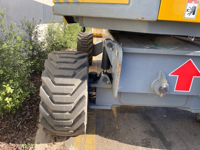 2010 HAULOTTE H28TJ BOOM LIFT