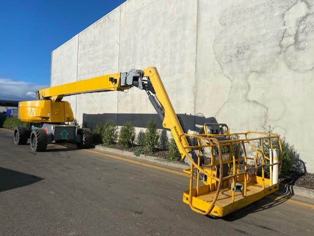2010 HAULOTTE H28TJ BOOM LIFT